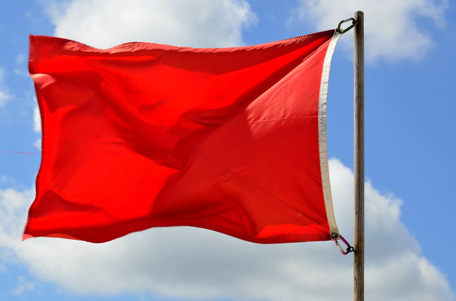 Love or Trouble: Recognizing the Biggest Red Flags in a Guy