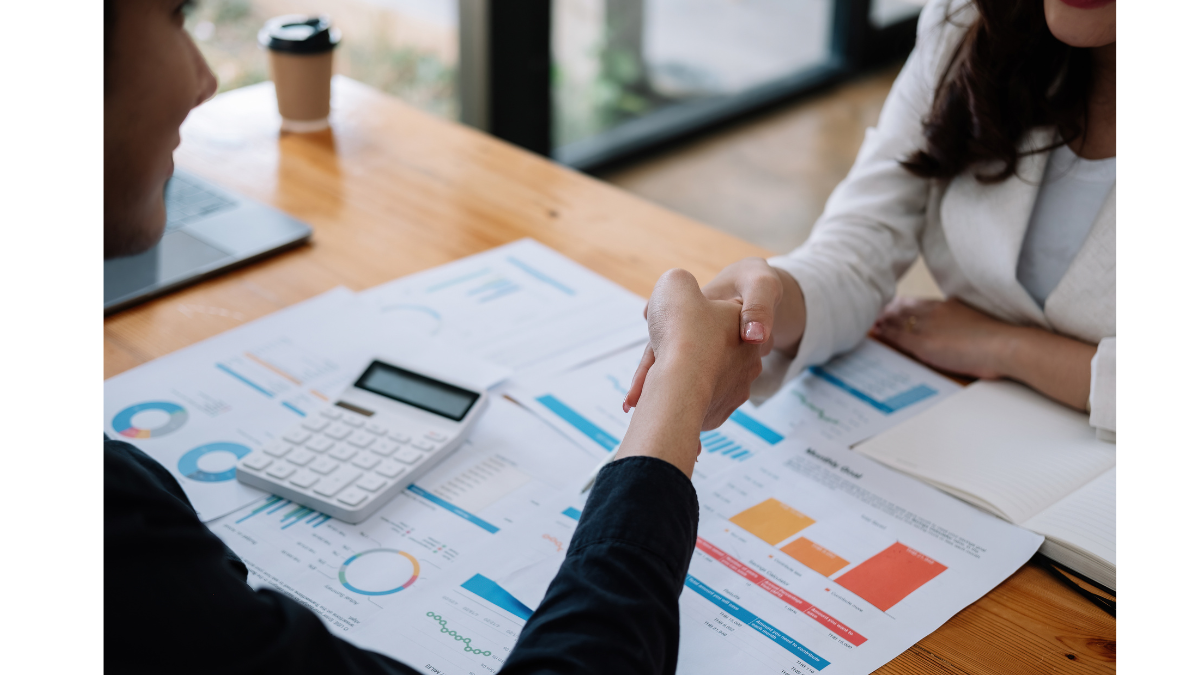 Negotiation Tactics Women Use to Close the Pay Gap in 2025